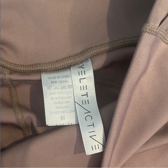 Yelete Stylish Lavendar Leggings Size M - Picture 2 of 5